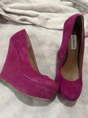 Steve Madden Fuchsia Suede Platform Wedge Pumps